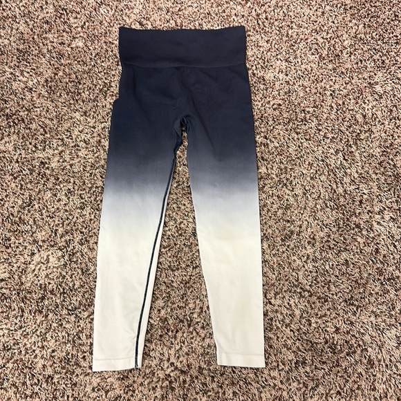 Brooke Taylor matching work out set - yoga - Picture 3 of 3